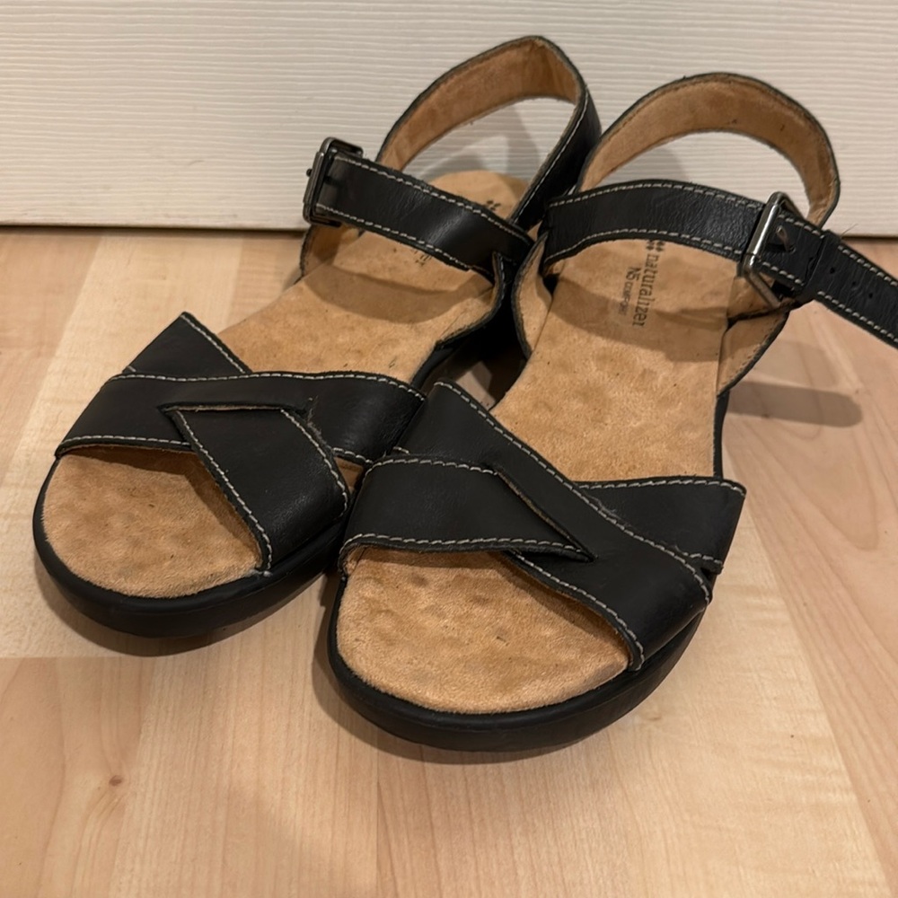 Naturalizer Black Leather Strappy Sandals
